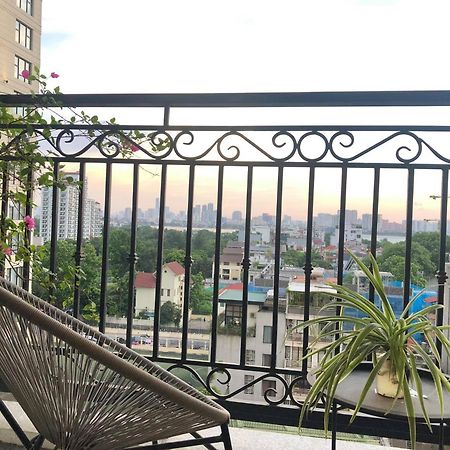 Westlake Homestay Hanoi - D'Le Roi Soleil Exterior photo