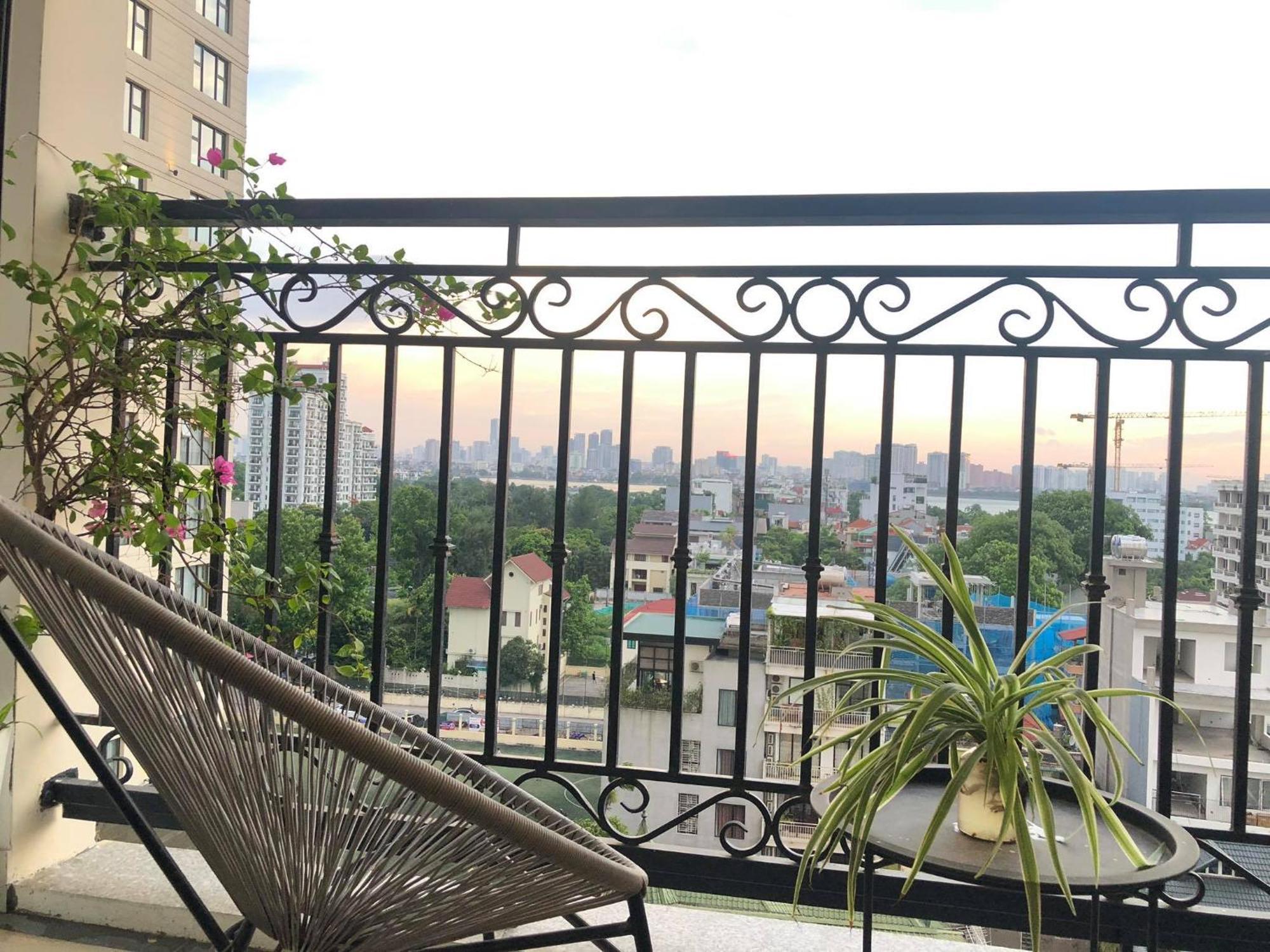 Westlake Homestay Hanoi - D'Le Roi Soleil Exterior photo
