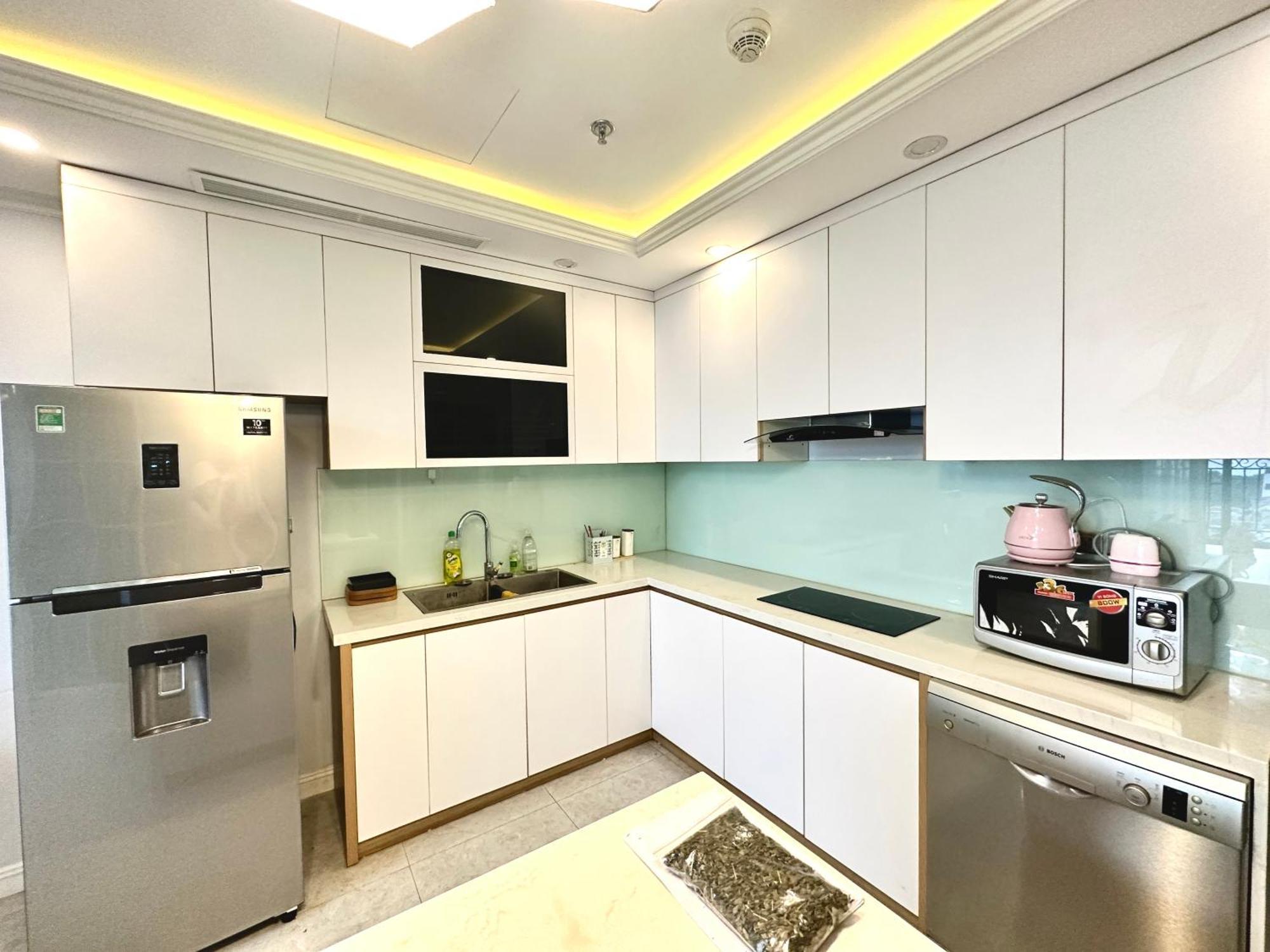 Westlake Homestay Hanoi - D'Le Roi Soleil Room photo
