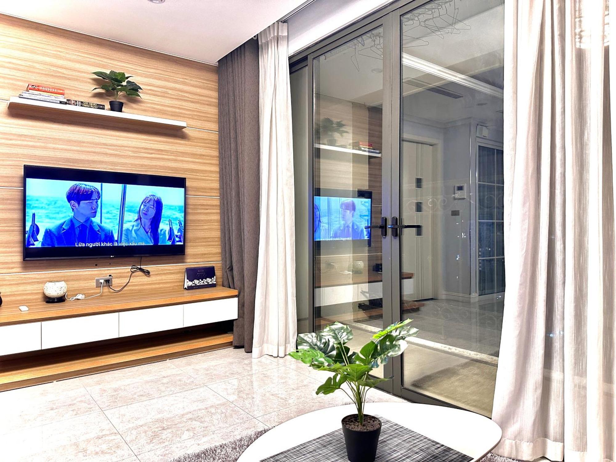 Westlake Homestay Hanoi - D'Le Roi Soleil Room photo